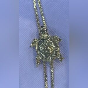 Avon bolo Gold tone Turtle Pendant Necklace